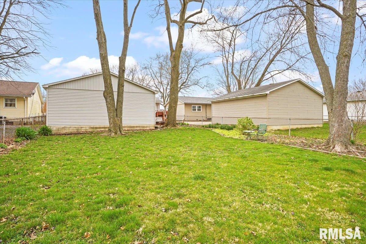 1952 Stonehenge Road Springfield, IL 62702 - Photo 22 of 38