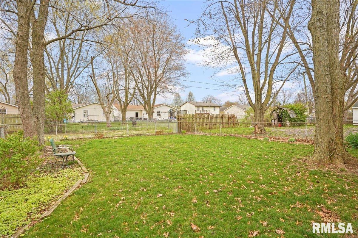 1952 Stonehenge Road Springfield, IL 62702 - Photo 32 of 38