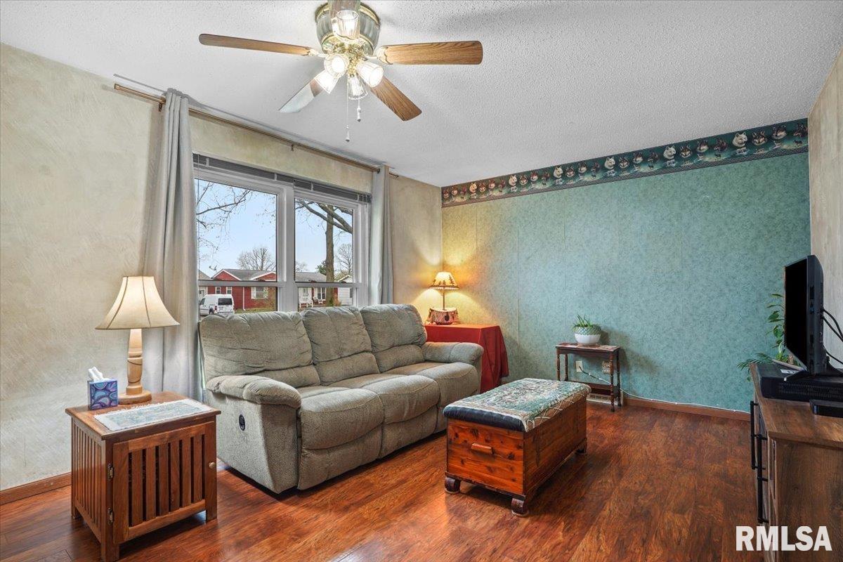1952 Stonehenge Road Springfield, IL 62702 - Photo 6 of 38