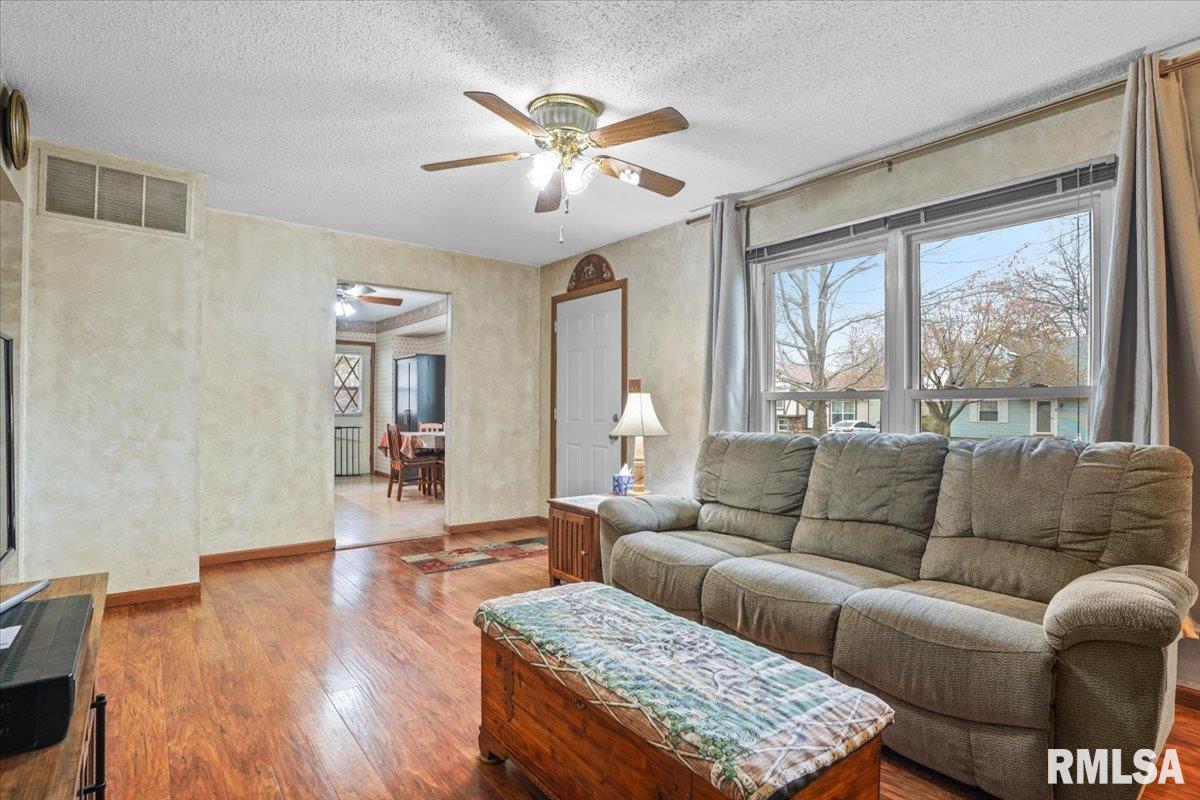 1952 Stonehenge Road Springfield, IL 62702 - Photo 9 of 38