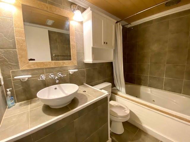 9020 South Pointe Ridge Lane, Unit 1 Bloomington, IN 47401 - Photo 11 of 16