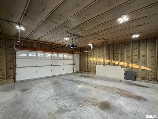 $239,900 | 38 Lincoln Street, Knoxville, IL 61448