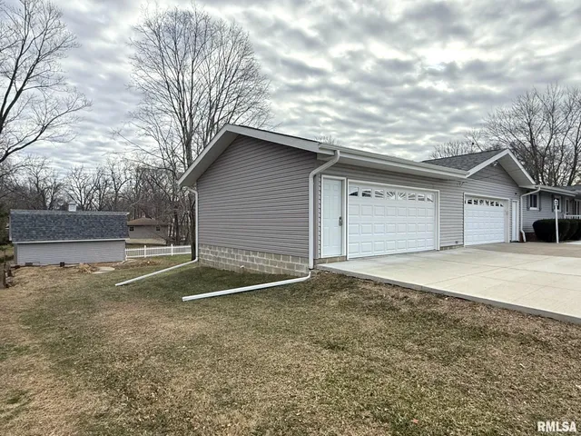 $239,900 | 38 Lincoln Street, Knoxville, IL 61448