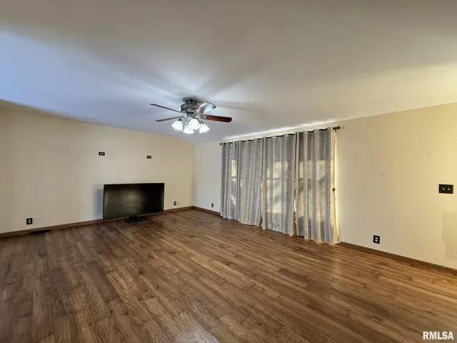 $239,900 | 38 Lincoln Street, Knoxville, IL 61448