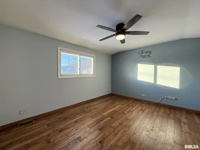 $239,900 | 38 Lincoln Street, Knoxville, IL 61448