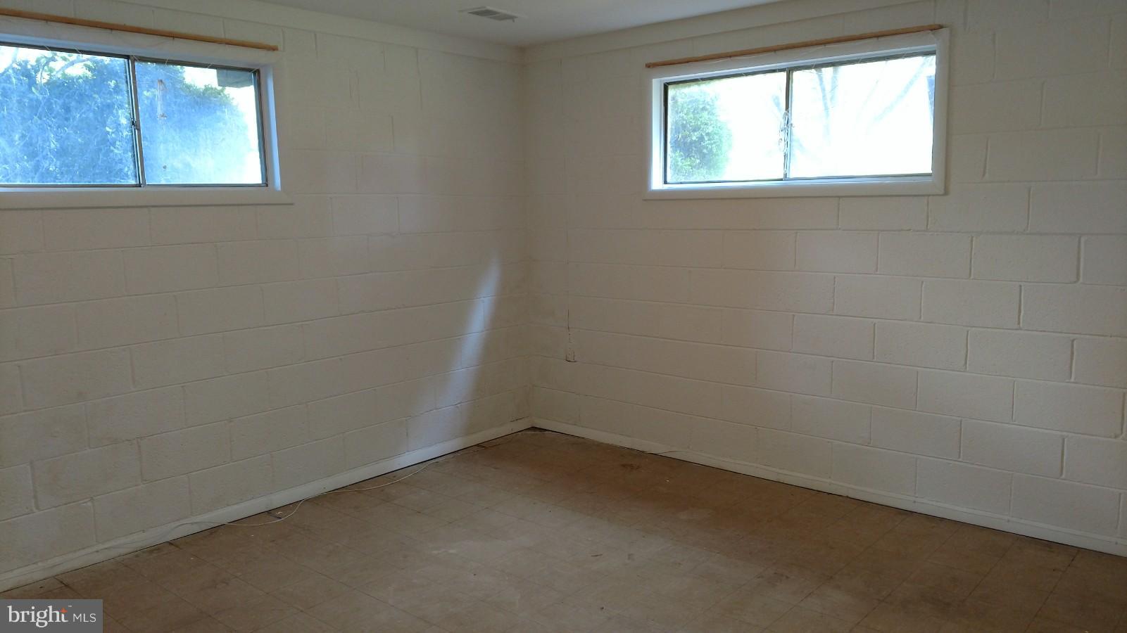 11706 Orebaugh Avenue Silver Spring, MD 20902 - Photo 22 of 30 4th Bedroom