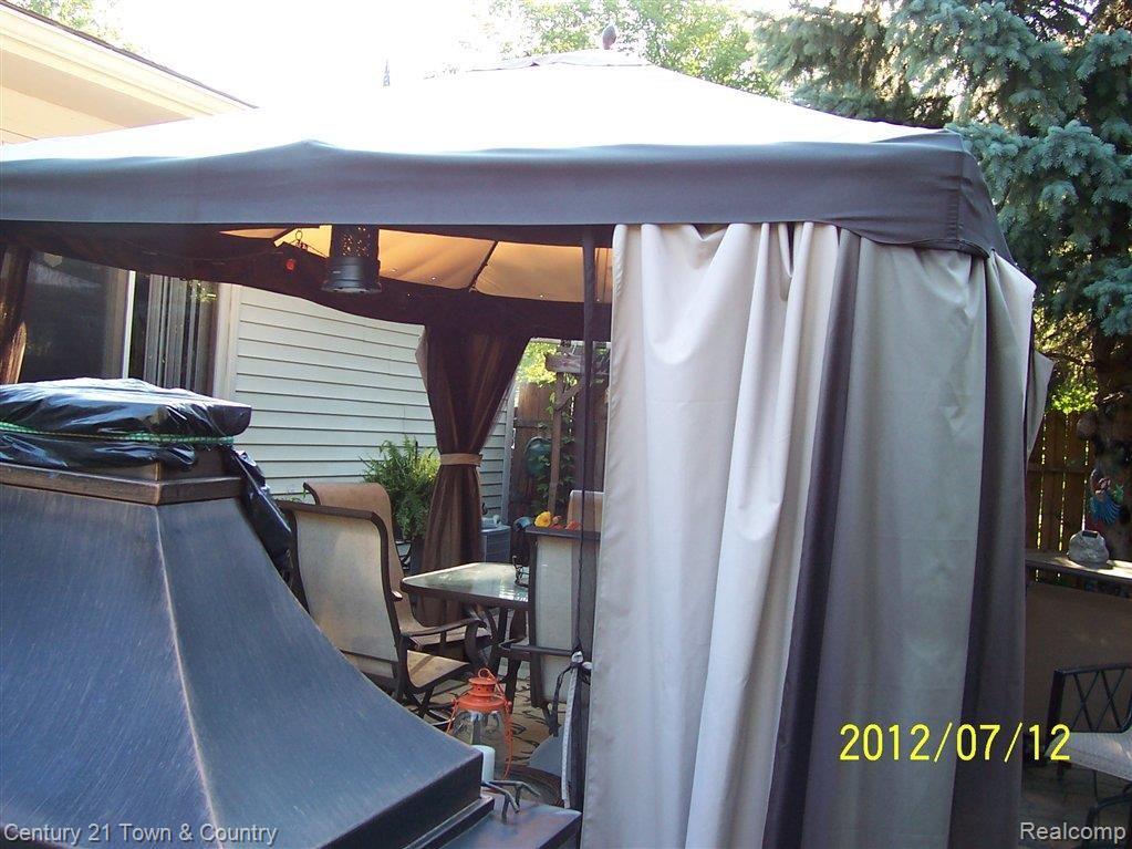 2800 Hessel Avenue Rochester, MI 48307 - Photo 14 of 17 GAZEBO IN SOUTH YARD