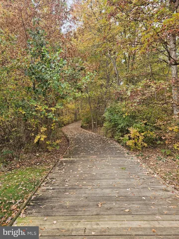 a picture of a bench in room