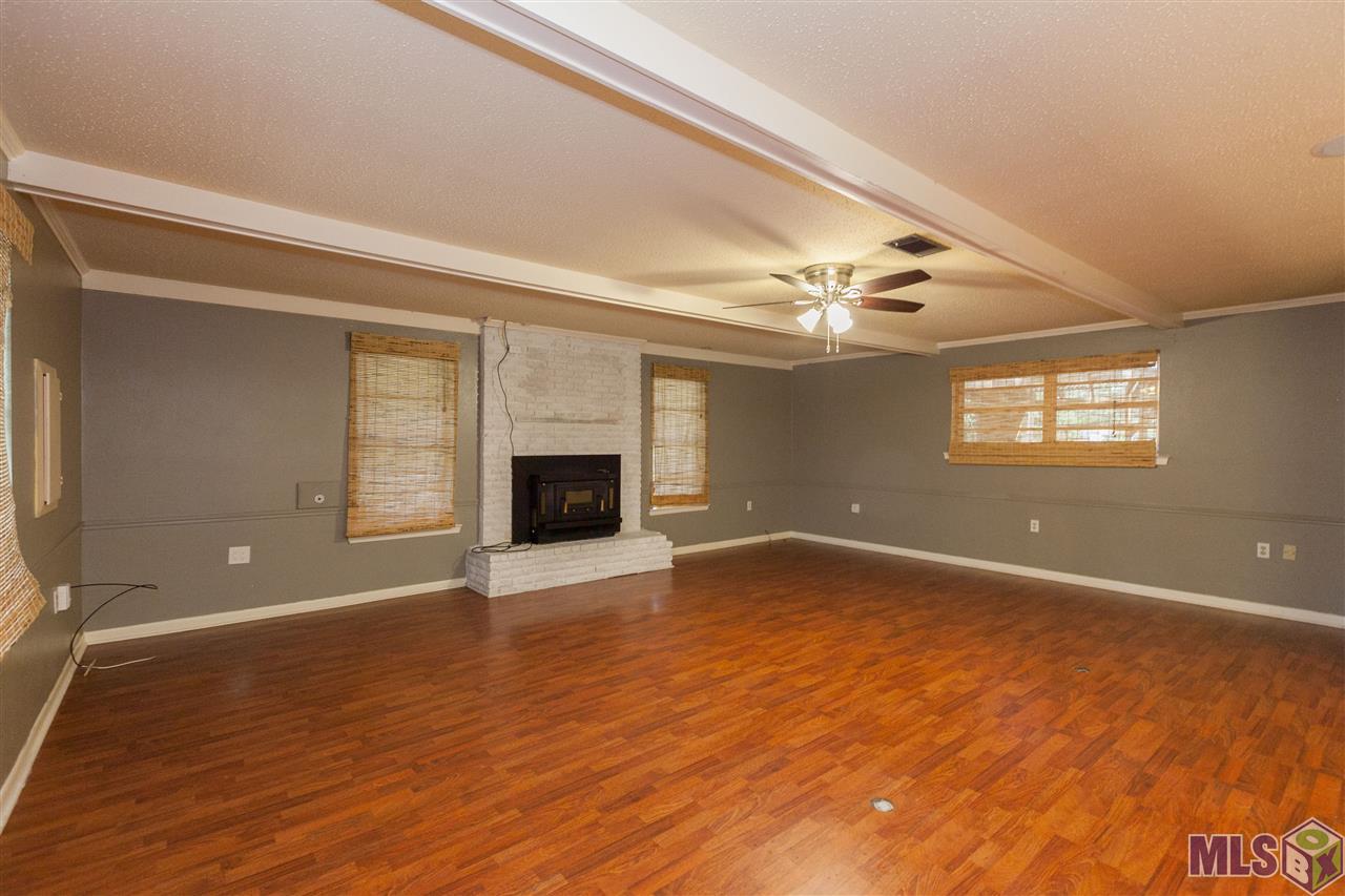 10396 Cal Road Baton Rouge, LA 70809 - Photo 4 of 29 Living Room