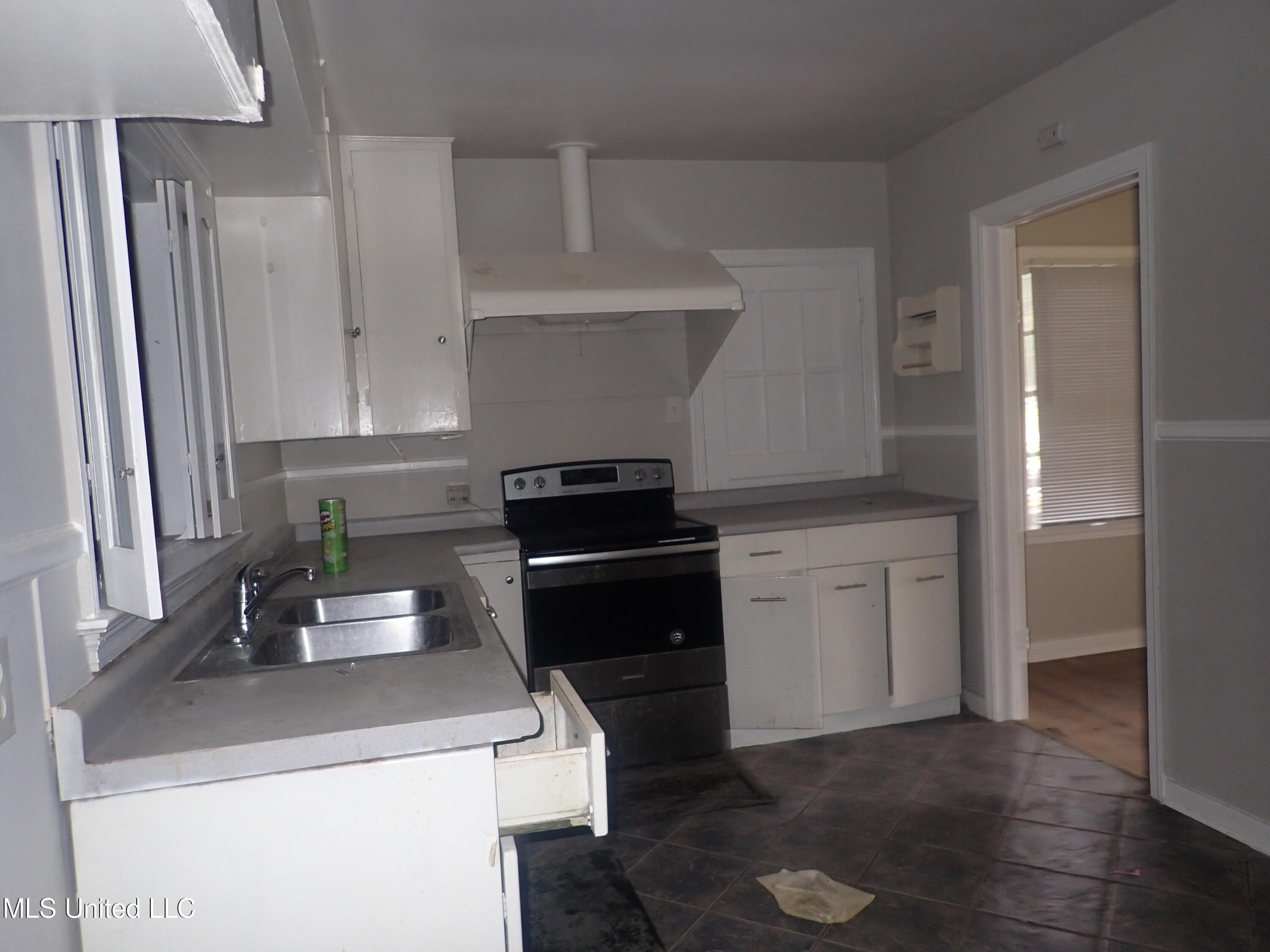 4551 Manila Drive Jackson, MS 39206 - Photo 5 of 11 P9140139