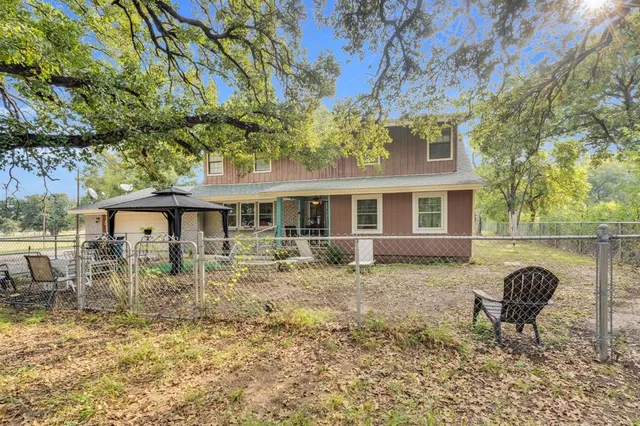 a view of walk in closet