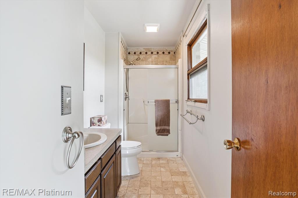 3200 Patterson Lake Road Pinckney, MI 48169 - Photo 13 of 46