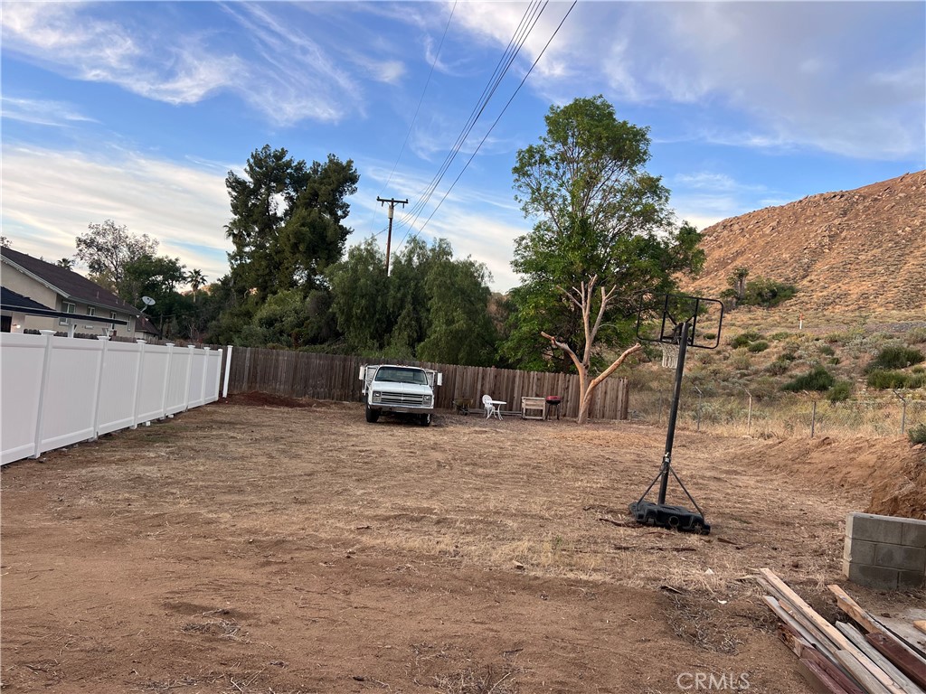 195 Masters Avenue Riverside, CA 92507 - Photo 30 of 37