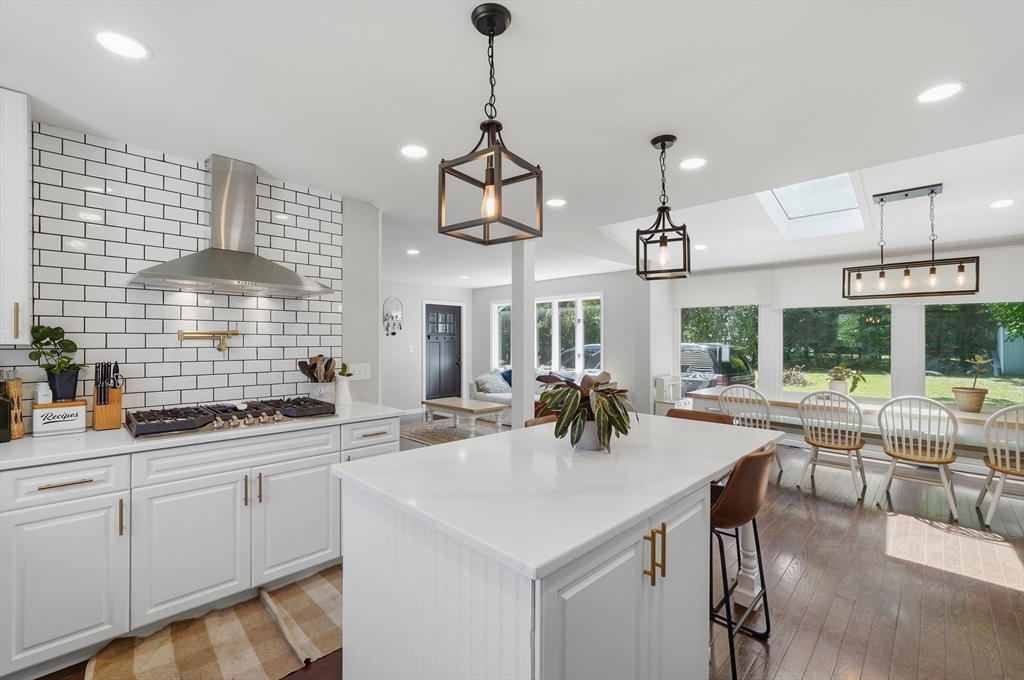 28 Shepard Street Westfield, MA 01085 - Photo 10 of 37