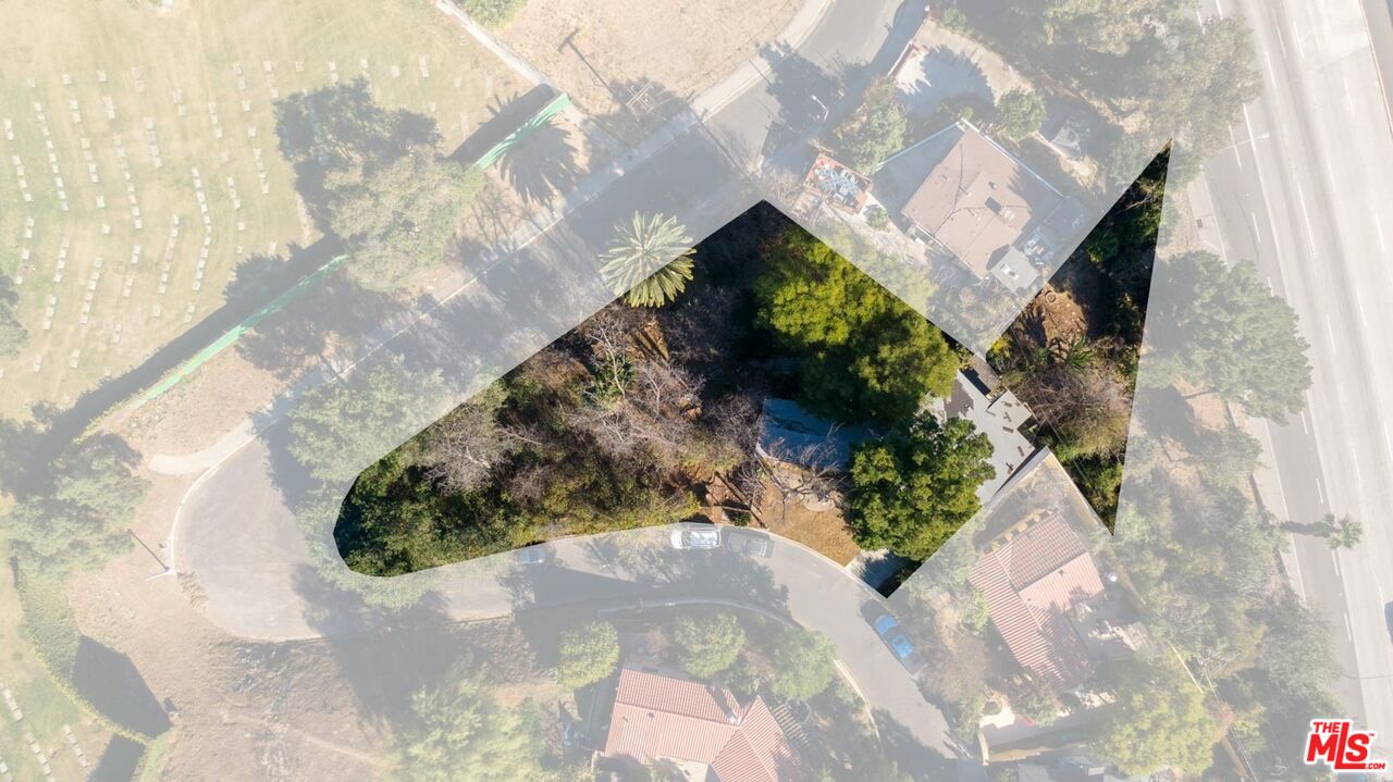 3936 Roderick Road Los Angeles, CA 90065 - Photo 4 of 36 a view of painting on the wall