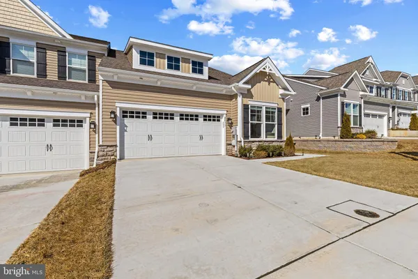 $525,000 | 2833 Town View Circle, New Windsor, MD 21776