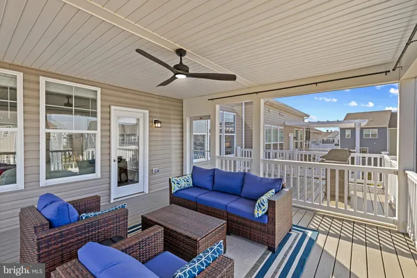 $525,000 | 2833 Town View Circle, New Windsor, MD 21776