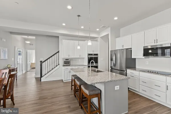 $525,000 | 2833 Town View Circle, New Windsor, MD 21776