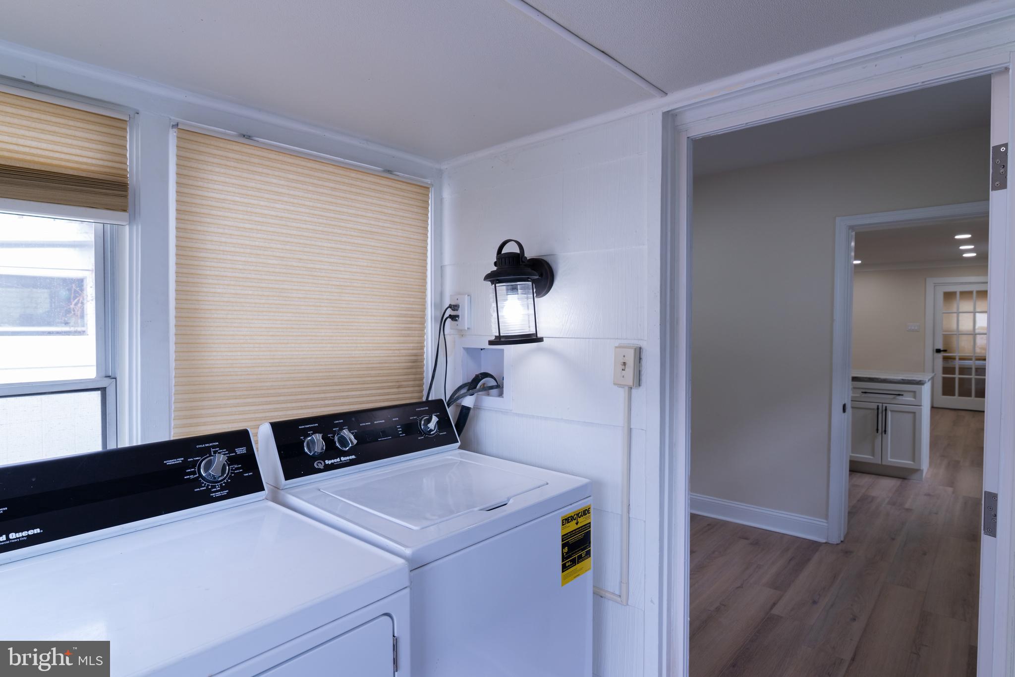 8030 Ferndale Street Philadelphia, PA 19111 - Photo 14 of 36 a utility room with dryer and washer