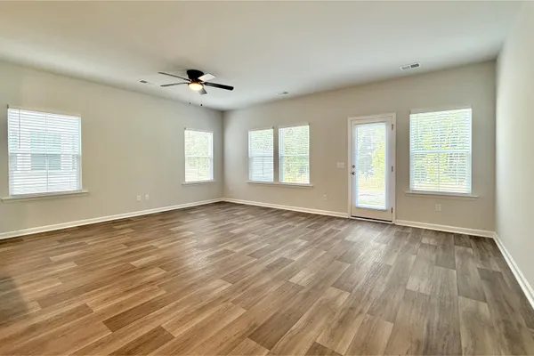 $2,195 | 7926 Triggerfish Way, Charleston, SC 29420