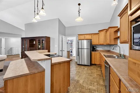 $399,000 | 24 Rhett Butler Drive, Hillsboro, MO 63050