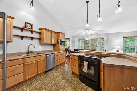 $399,000 | 24 Rhett Butler Drive, Hillsboro, MO 63050