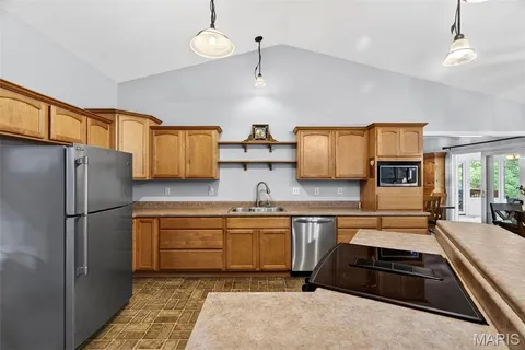 $399,000 | 24 Rhett Butler Drive, Hillsboro, MO 63050