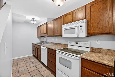 $399,000 | 24 Rhett Butler Drive, Hillsboro, MO 63050