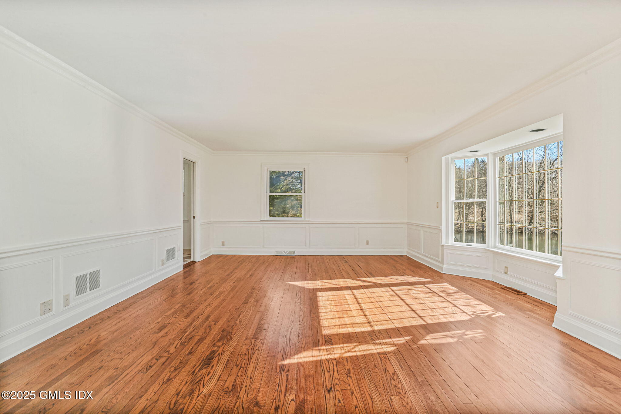 164 Clapboard Ridge Road Greenwich, CT 06831 - Photo 17 of 30 19-web-or-mls-164-clapboard-ridge-rd