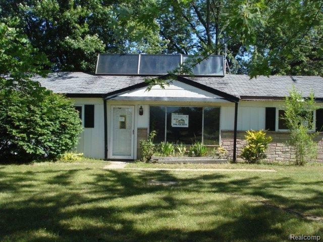 150 Middle Road Highland, MI 48357 - Photo 1 of 13 150 Middle (13)