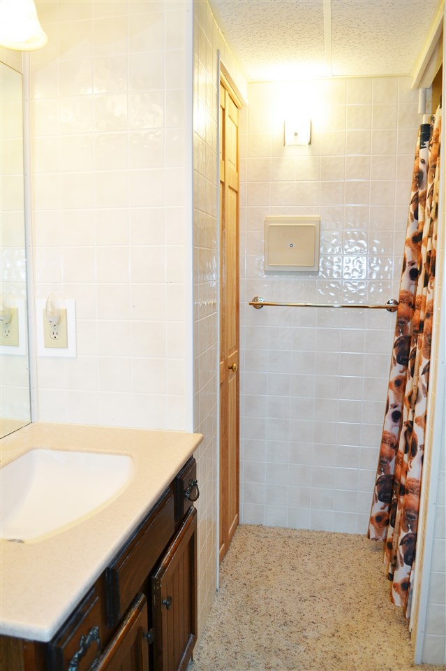 3758 Wemple Road Traverse City, MI 49686 - Photo 13 of 19 1821848-12.JPG