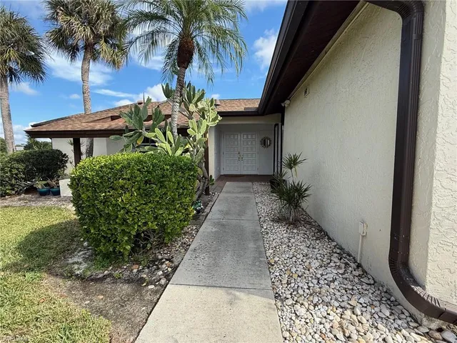 $395,750 | 147 Round Key Circle, Unit P1, Naples, FL 34112