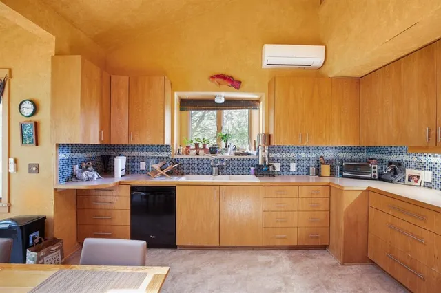 $3,000 | 5803 Rittenhouse Shore Drive, Austin, TX 78734