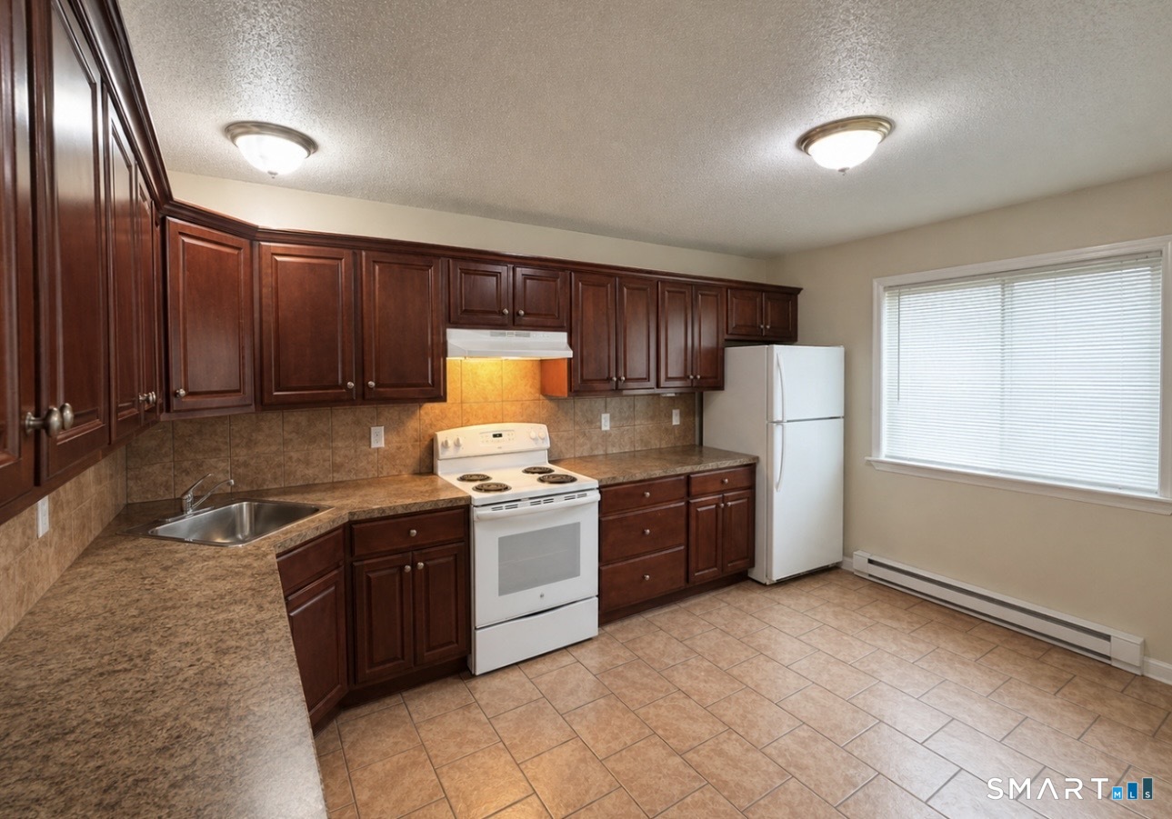 501 Scott Road, Unit 24 Waterbury, CT 06705 - Photo 3 of 22