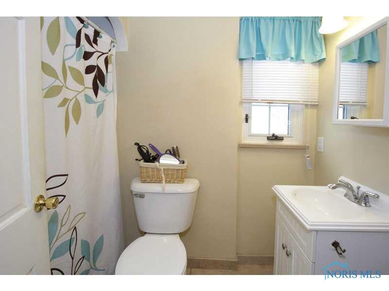 716 Waybridge Road Toledo, OH 43612 - Photo 11 of 17 Gallery Image 11