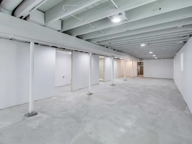 $849,900 | 1721 West Arthur Avenue, Chicago, IL 60626