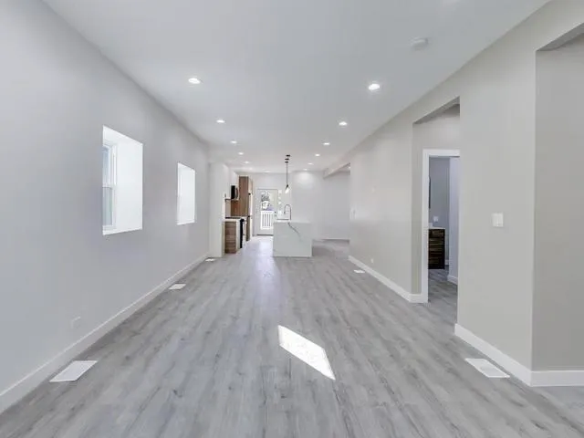 $849,900 | 1721 West Arthur Avenue, Chicago, IL 60626