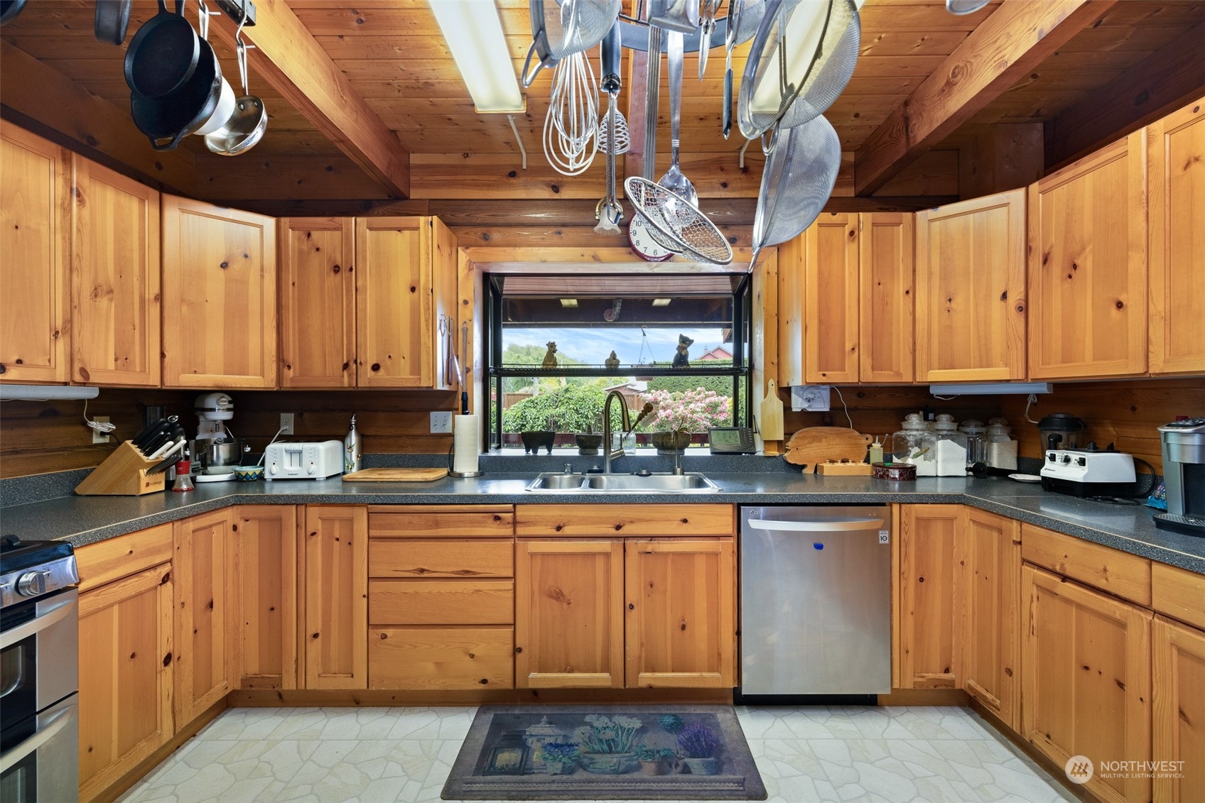 323 Macleay Road Sequim, WA 98382 - Photo 10 of 40