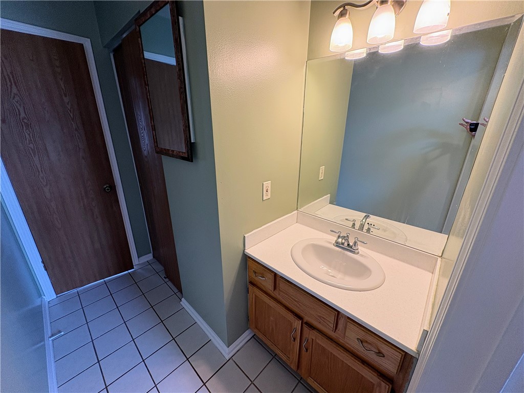 195 Island Cottage Road Greece, NY 14612 - Photo 15 of 29 Gallery Image 15
