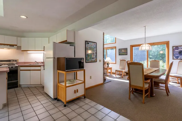 $435,000 | 132 Pratt Bridge Road, Jamaica, VT 05343