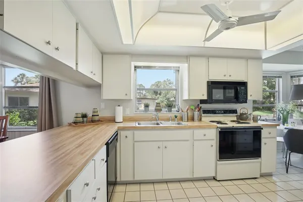 $3,200 | 7172 Grey Squirrel Boulevard, Unit 81, Sarasota, FL 34231
