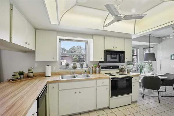 $3,200 | 7172 Grey Squirrel Boulevard, Unit 81, Sarasota, FL 34231