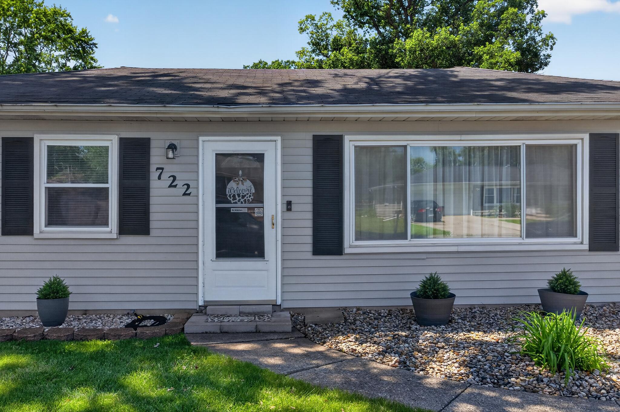 722 Fremont Road Valparaiso, IN 46385 - Photo 3 of 24 2048x1362
