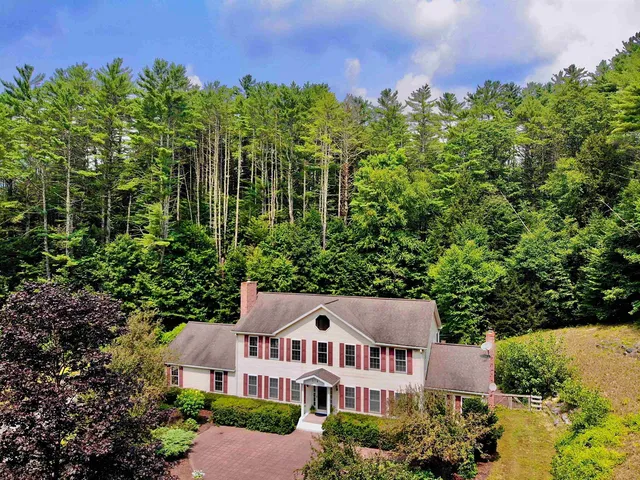 $585,000 | 475 Sunrise Lane, Arlington, VT 05250