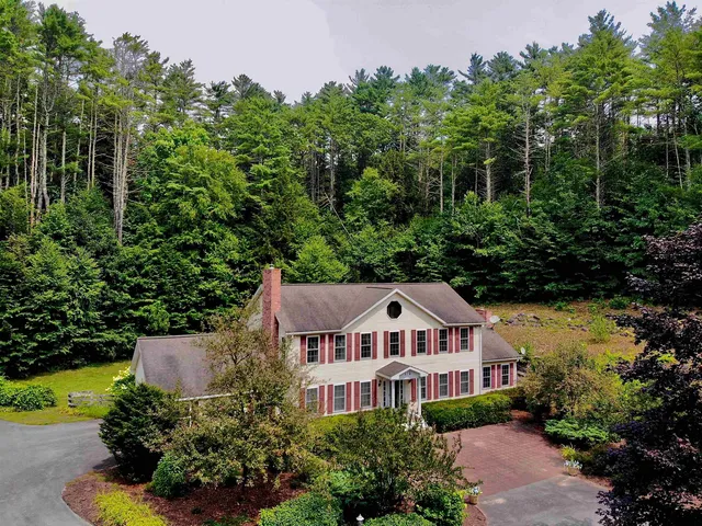 $585,000 | 475 Sunrise Lane, Arlington, VT 05250