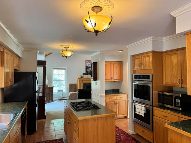 $585,000 | 475 Sunrise Lane, Arlington, VT 05250