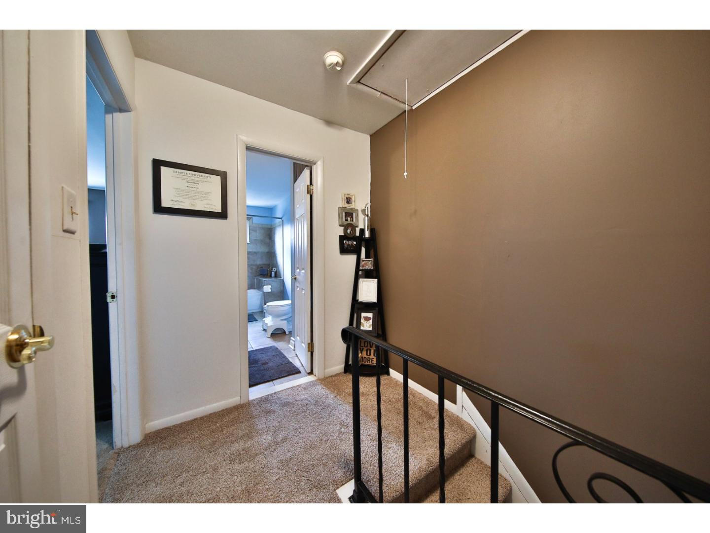 822 Crestview Road Philadelphia, PA 19128 - Photo 14 of 25 Hallway