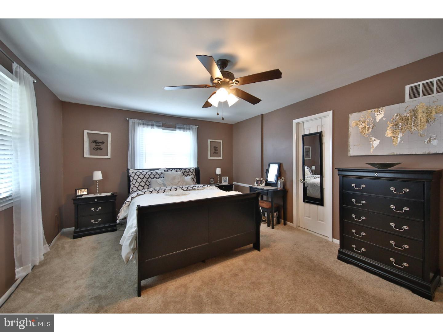822 Crestview Road Philadelphia, PA 19128 - Photo 15 of 25 Bedroom - Main