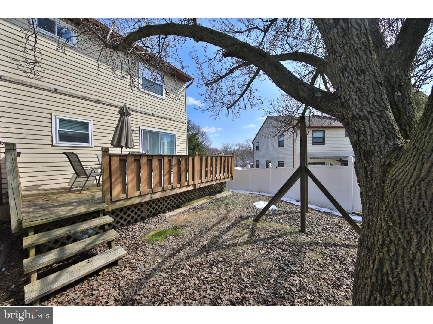 822 Crestview Road Philadelphia, PA 19128 - Photo 23 of 25 Back Yard