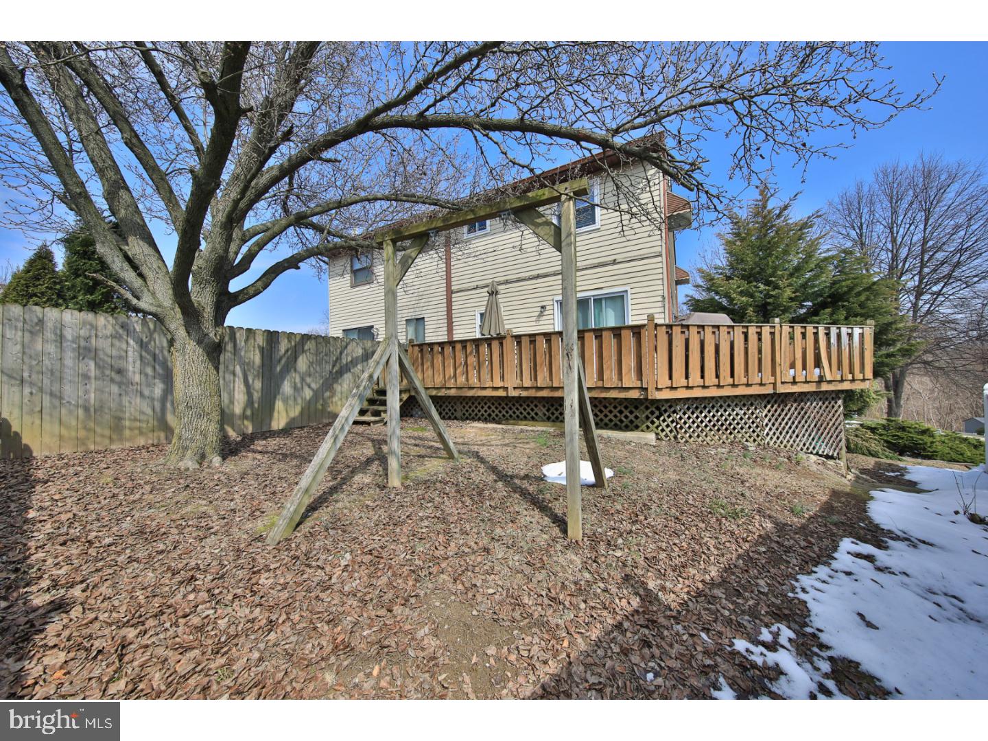 822 Crestview Road Philadelphia, PA 19128 - Photo 24 of 25 Back Yard